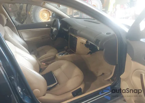 2004 Volkswagen Passat Glx z USA, uszkodzony, nr VIN WVWWH63B44E181289